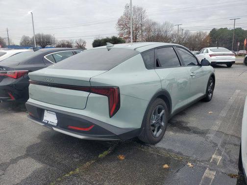 2025 Kia K4 LXS