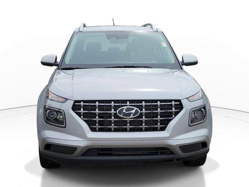 Shimmering Silver 2025 Hyundai VENUE SEL