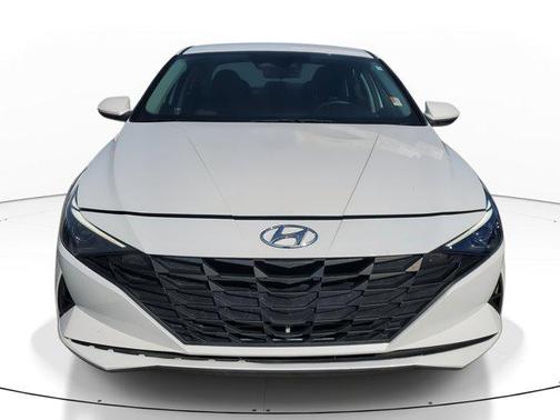 2021 Hyundai ELANTRA SE
