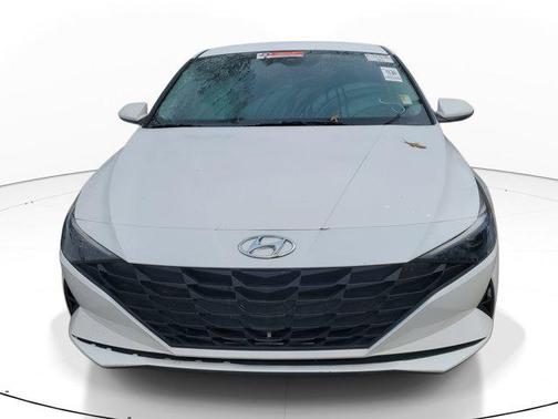 2021 Hyundai ELANTRA SE