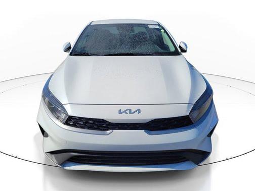 Snow White Pearl 2024 Kia Forte LXS