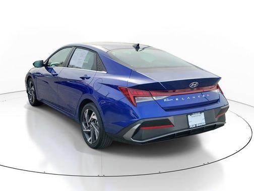 2025 Hyundai ELANTRA SEL