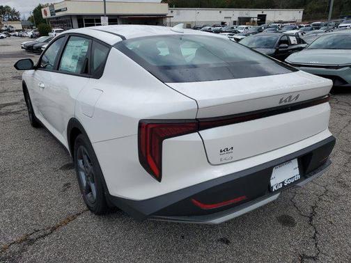 2025 Kia K4 LX