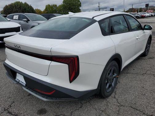 2025 Kia K4 LX