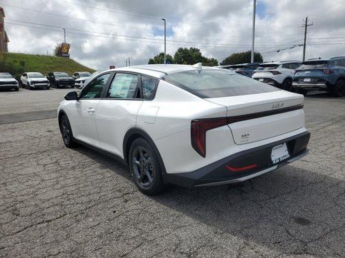 2025 Kia K4 LXS