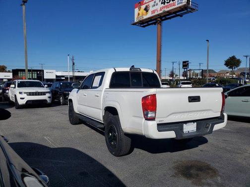2017 Toyota Tacoma SR