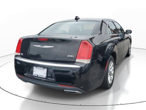 2016 Chrysler 300 S