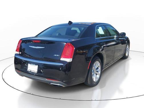2016 Chrysler 300 S