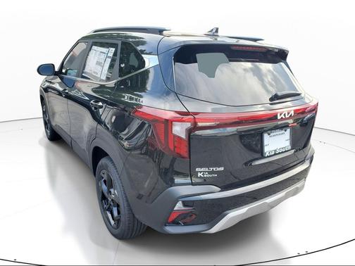 Fusion Black 2026 Kia Seltos EX