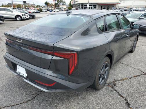 2025 Kia K4 LX