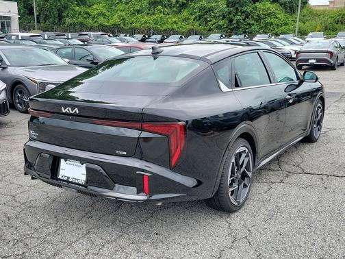Aurora Black Pearl 2026 Kia K4 GT-Line