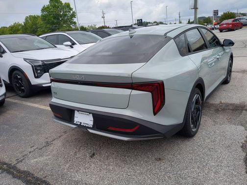 2025 Kia K4 EX
