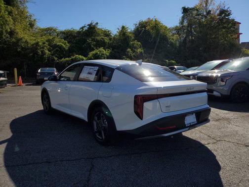 2025 Kia K4 LXS
