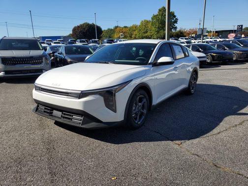 2025 Kia K4 LXS
