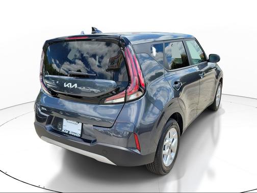 Gravity Gray 2025 Kia Soul LX