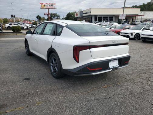 2025 Kia K4 LXS