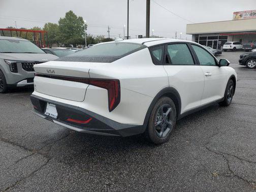 2025 Kia K4 LX