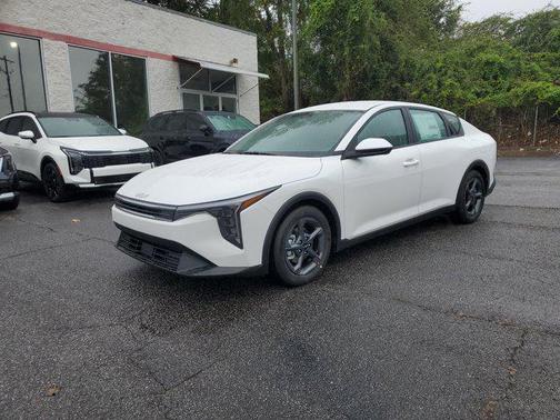 2025 Kia K4 LX