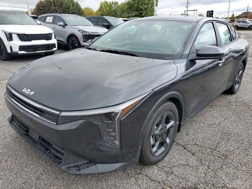 2025 Kia K4 LX