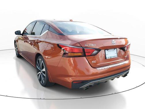 2021 Nissan Altima SR VC-Turbo FWD