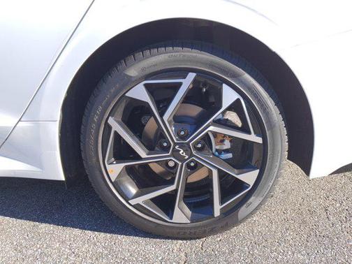 2025 Kia K5 EX