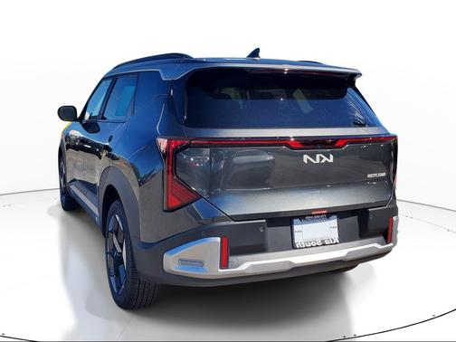 Gray 2027 Kia Seltos EX