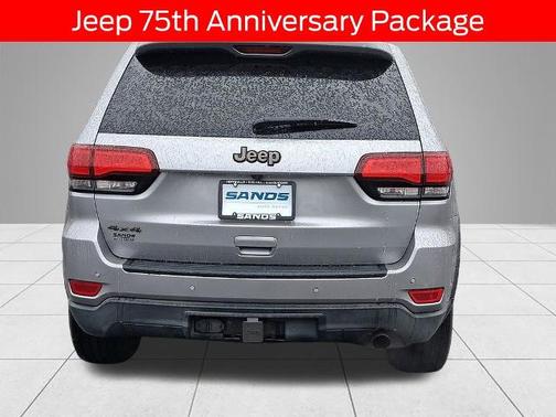 2017 Jeep Grand Cherokee LAREDO