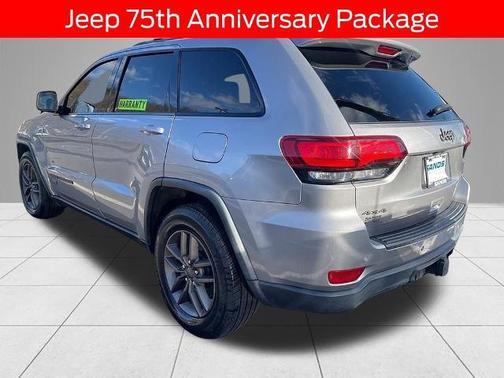 2017 Jeep Grand Cherokee LAREDO