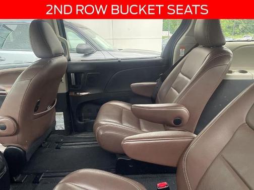 2017 Toyota Sienna LIMITED PREMIUM 7 PASSENGER