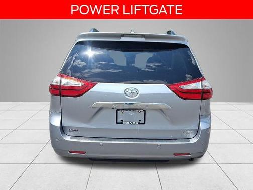 2017 Toyota Sienna LIMITED PREMIUM 7 PASSENGER