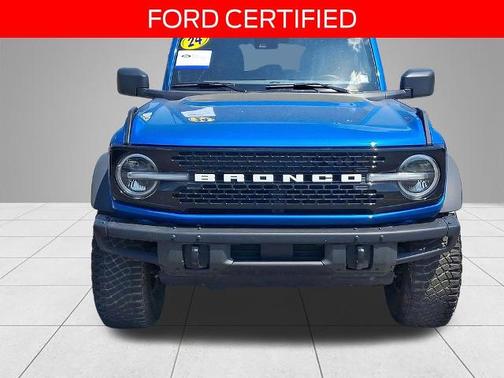 BLEU VÉLOCITÉ MÉTALLISÉ 2024 Ford Bronco WILDTRAK