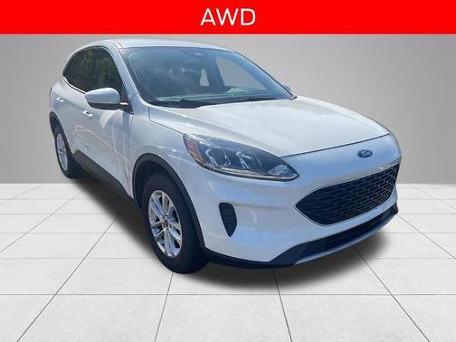 STAR WHITE METALLIC TRI-COA 2020 Ford Escape SE