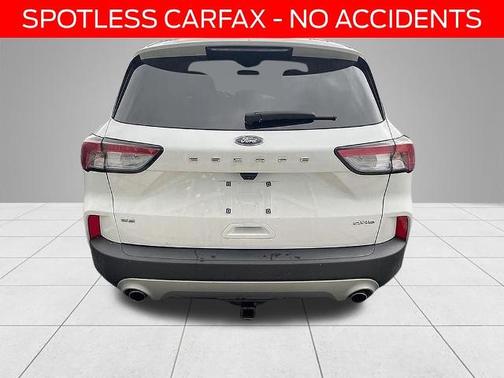 OXFORD WHITE 2022 Ford Escape SE