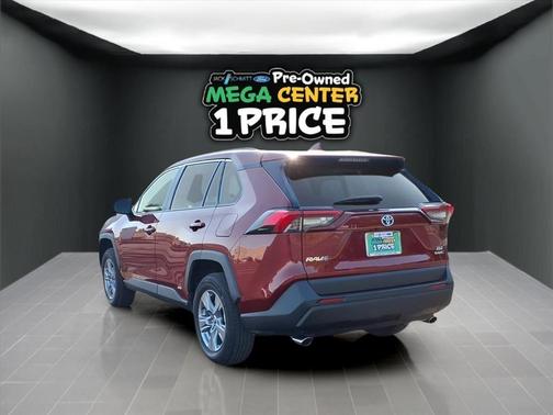 2022 Toyota RAV4 Hybrid XLE