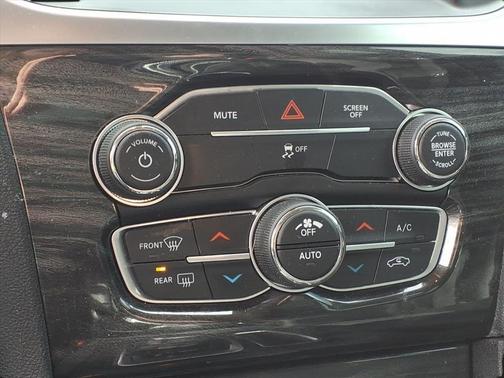 2020 Chrysler 300 Touring