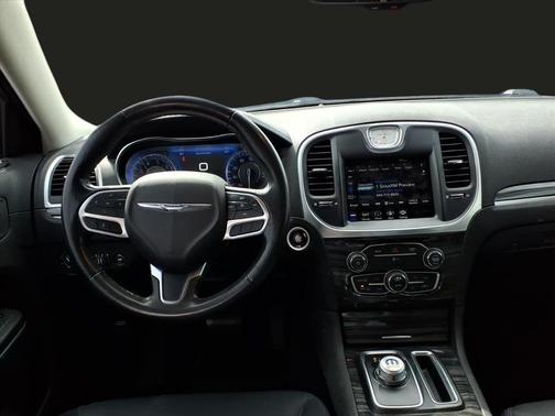 2020 Chrysler 300 Touring