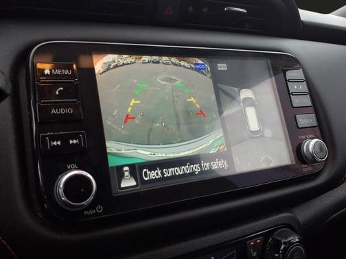 2021 Nissan Kicks SR