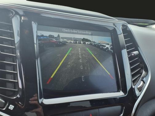 2019 Jeep Cherokee Overland
