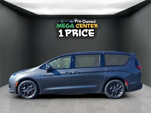 2020 Chrysler Pacifica Touring-L Plus