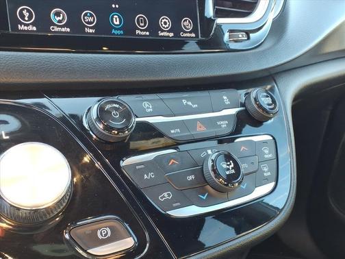 2020 Chrysler Pacifica Touring-L Plus