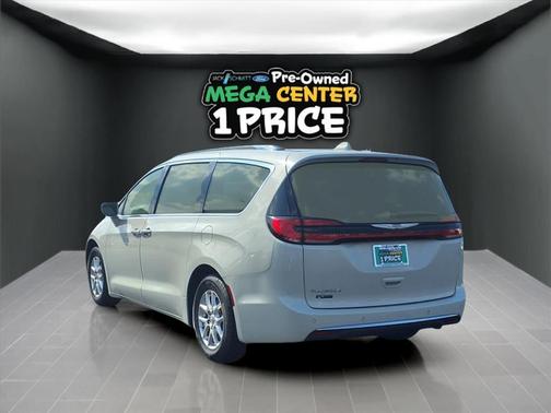 2021 Chrysler Pacifica Touring-L