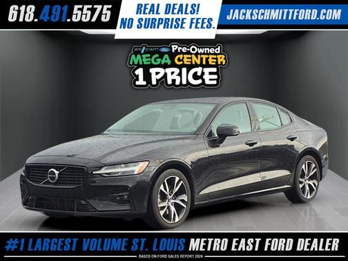 2024 Volvo S60 B5 Core Dark Theme