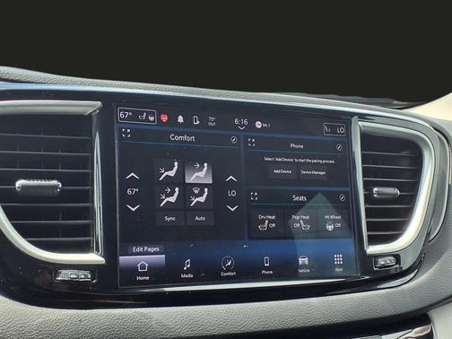 2023 Chrysler Pacifica Touring-L