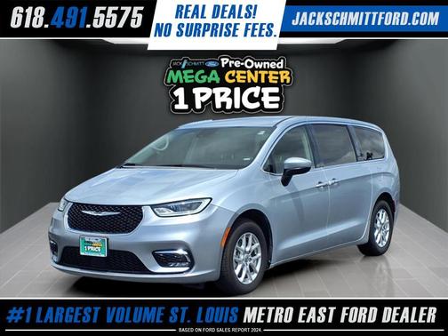 2023 Chrysler Pacifica Touring-L