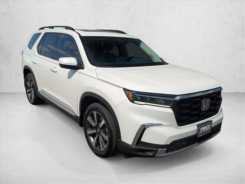 Platinum White Pearl 2024 Honda Pilot Touring 8-Passenger