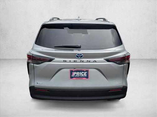 2025 Toyota Sienna XLE 8 Passenger