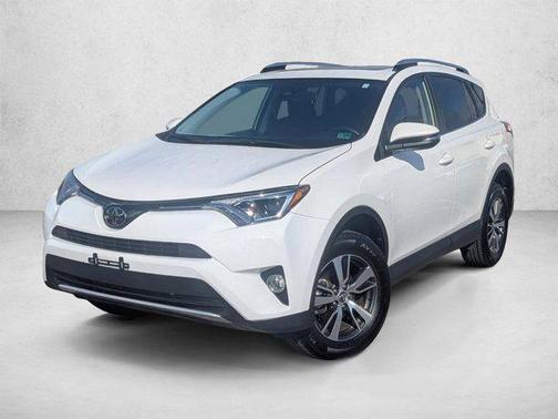Super White 2018 Toyota RAV4 XLE