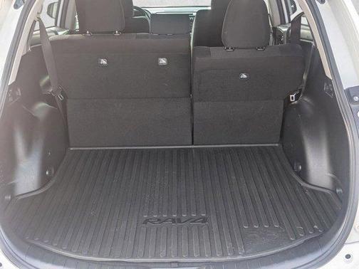Super White 2018 Toyota RAV4 XLE