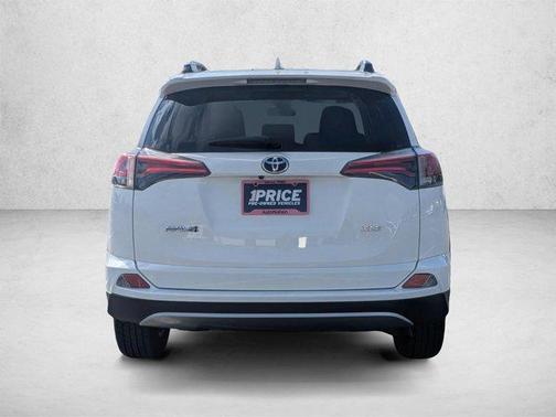 Super White 2018 Toyota RAV4 XLE