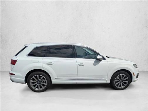 White 2017 Audi Q7 3.0T Premium